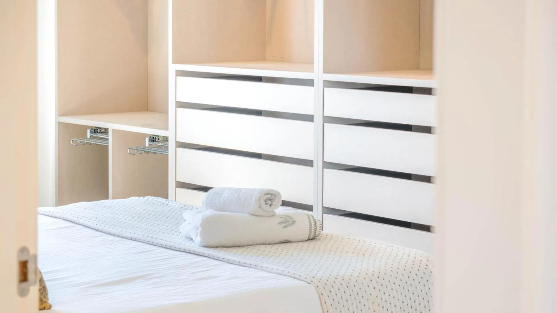 Piso Iturriondo, Espacioso Apartamento A 5 Minutos De Pamplona Huarte 0*,