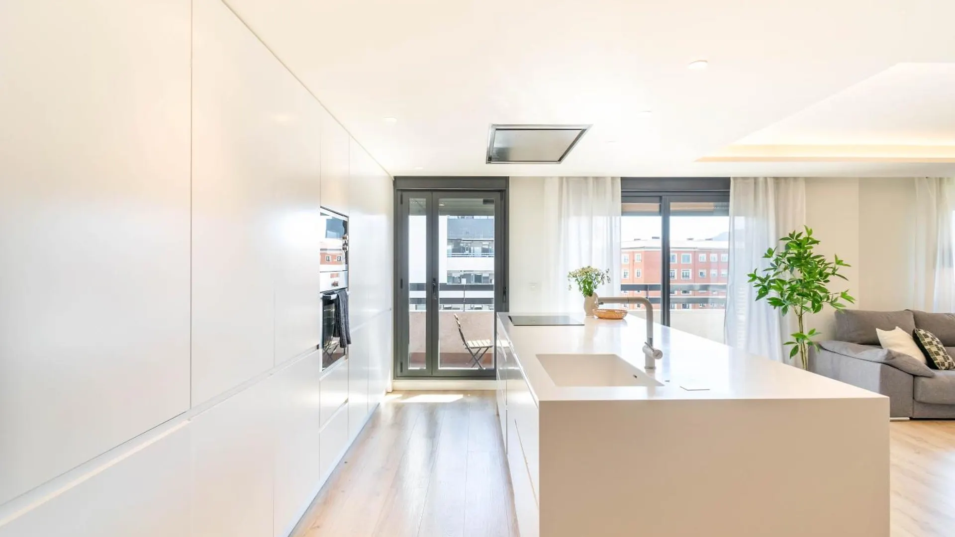Piso Iturriondo, Espacioso Apartamento A 5 Minutos De Pamplona Huarte Apartment