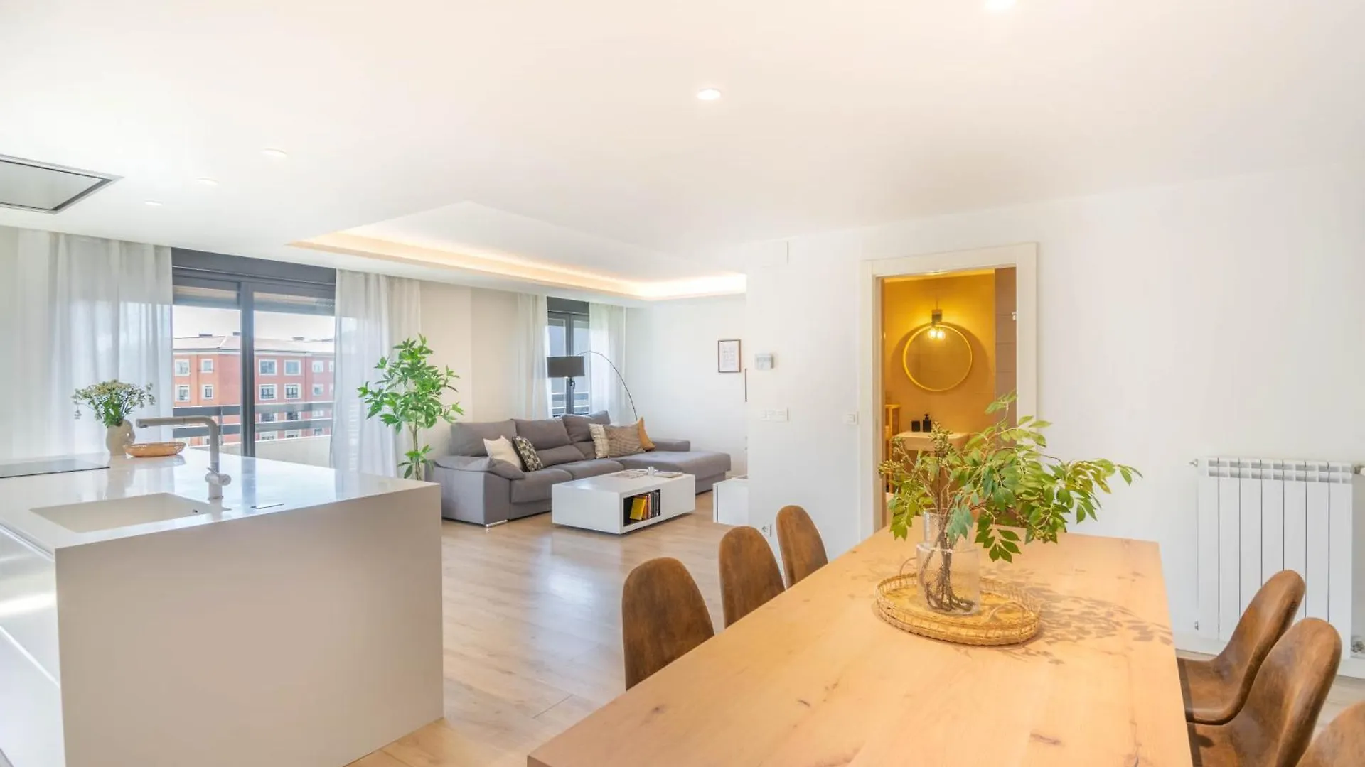 Piso Iturriondo, Espacioso Apartamento A 5 Minutos De Pamplona Huarte Apartment