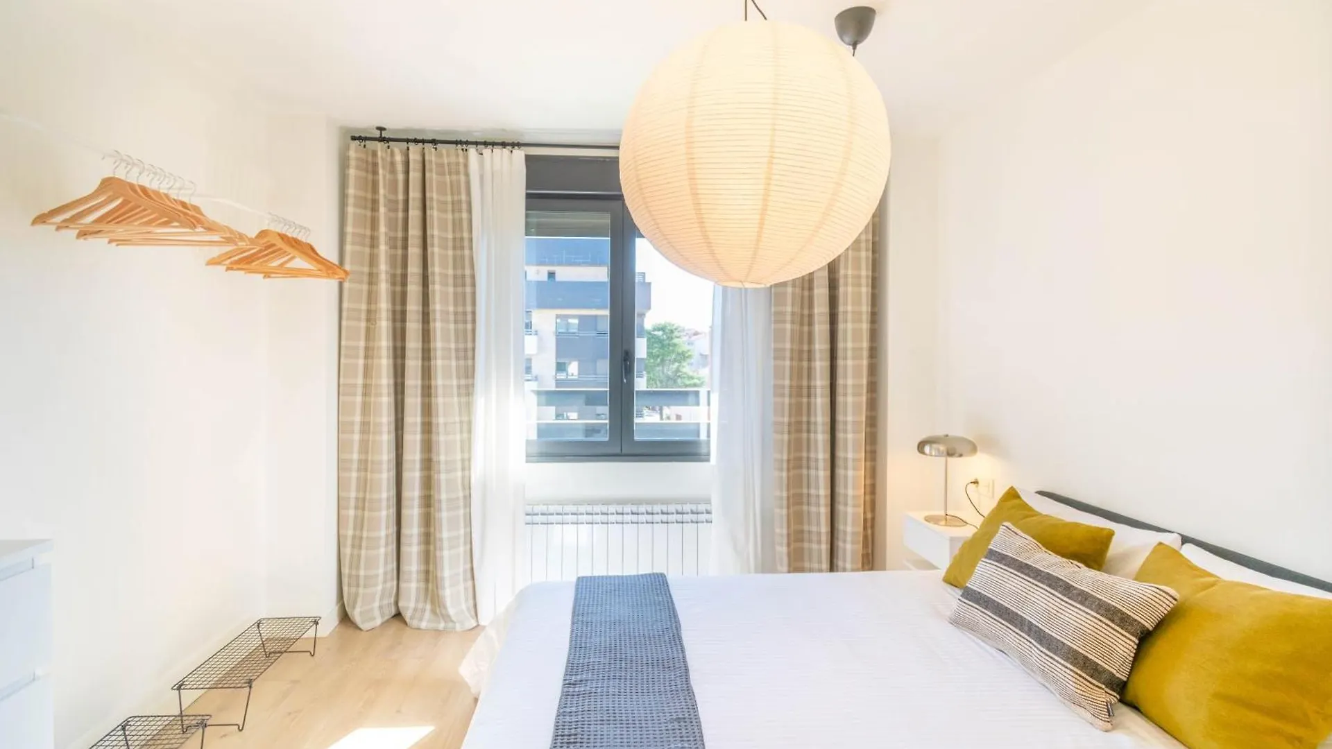 Piso Iturriondo, Espacioso Apartamento A 5 Minutos De Pamplona Huarte Apartment