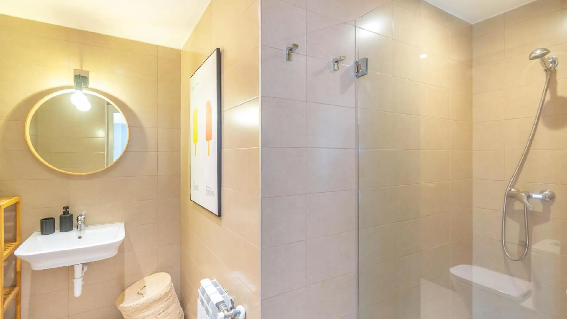 Piso Iturriondo, Espacioso Apartamento A 5 Minutos De Pamplona Huarte 0*,  Spain